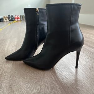 M. Gemi Women Leather Heel Boot Size 9.5 / 40.5 / Black / Pointed Toe